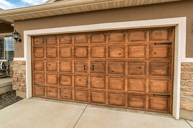 Benefits of Wood Grain Garage Doors